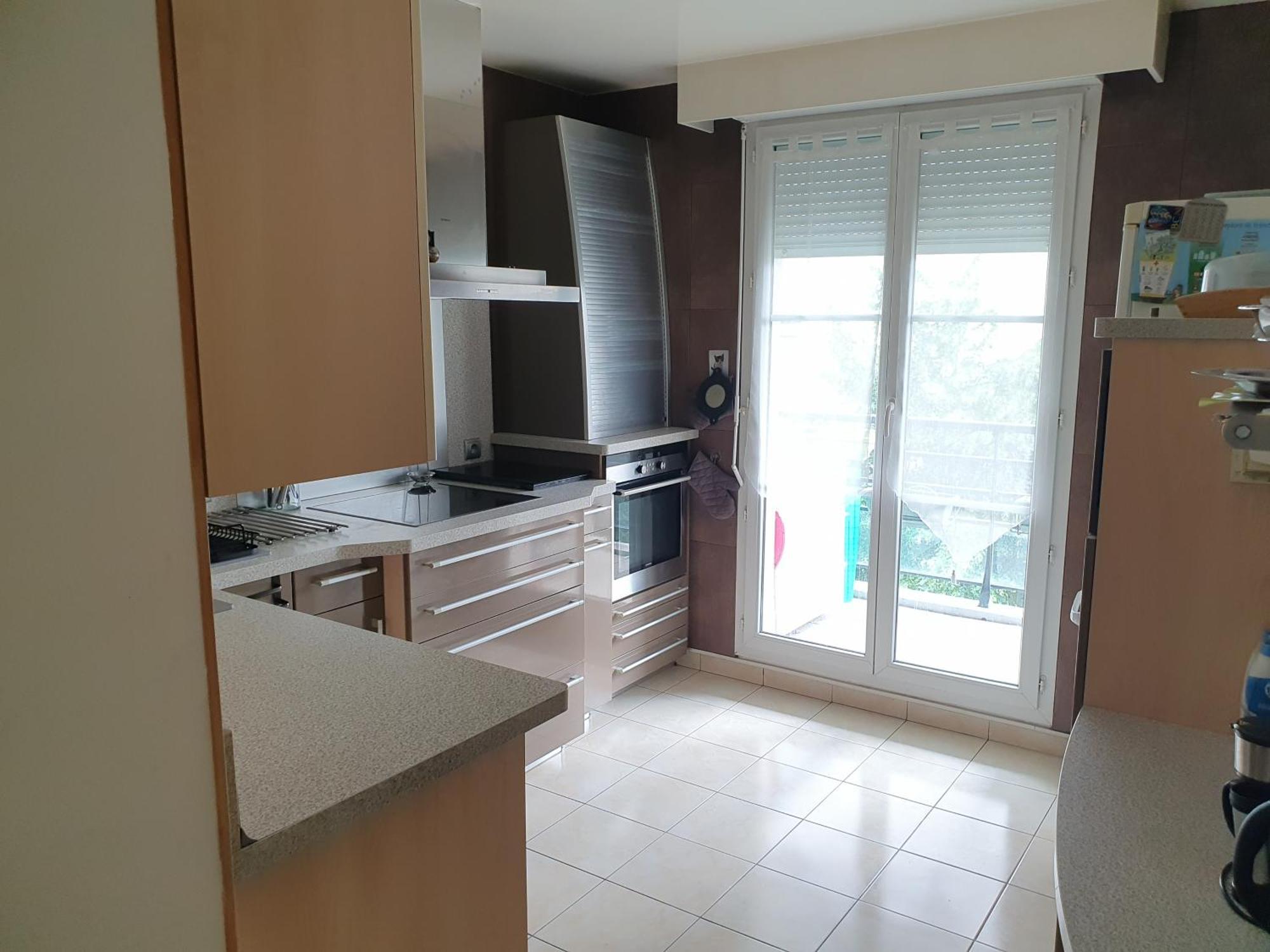 Appartement Residentiel Au Vert Et Au Frais Montigny-le-Bretonneux Exteriör bild